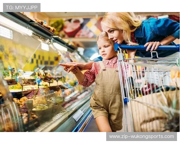 吴柳芳退役后开豪车逛超市，穿睡衣买菜像去走红毯