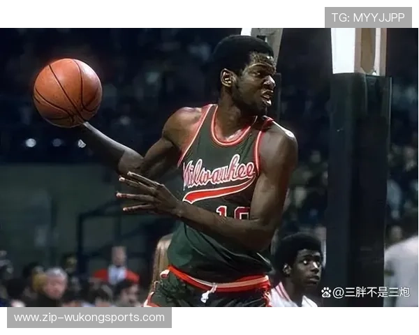 奥斯卡·罗伯特森传球策动改写比赛节奏超越同期后卫表现